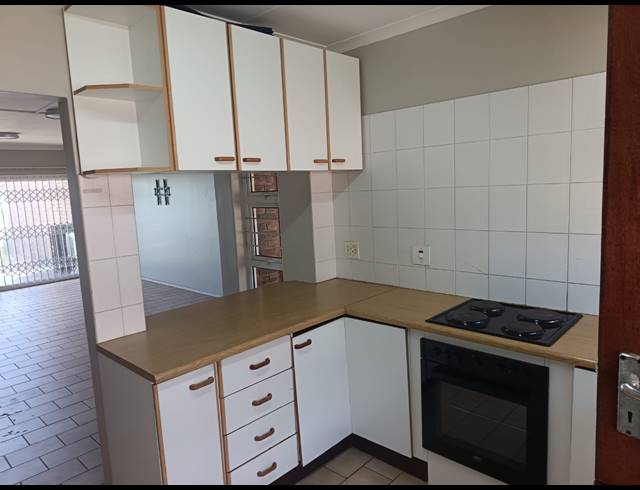 3 BEDROOM SIMPLEX RENTED IN ATHLONE PARK